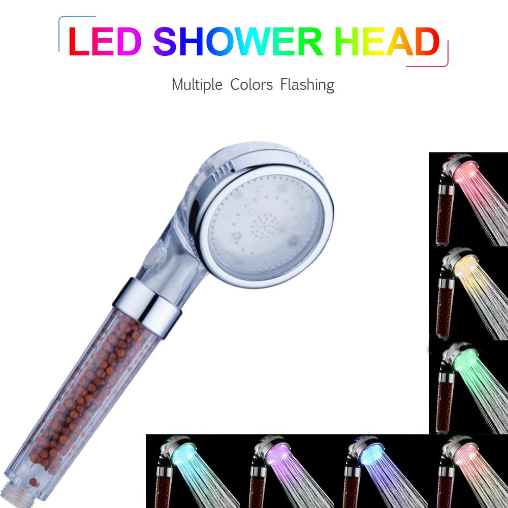 Đầu vòi hoa sen có đèn led bằng vật liệu cao cấp, tích hợp nhiều quả cầu lọc anion bên trong, có thể lọc tạp chất và làm sạch chất lượng nước