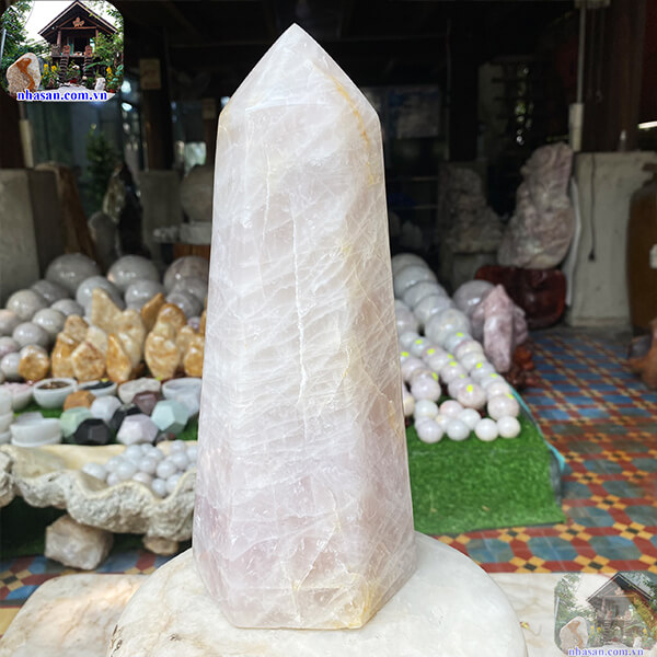 Trụ lục giác thạch anh hồng giúp tăng cường năng lượng và cân bằng tinh thần-4.88kg -T621