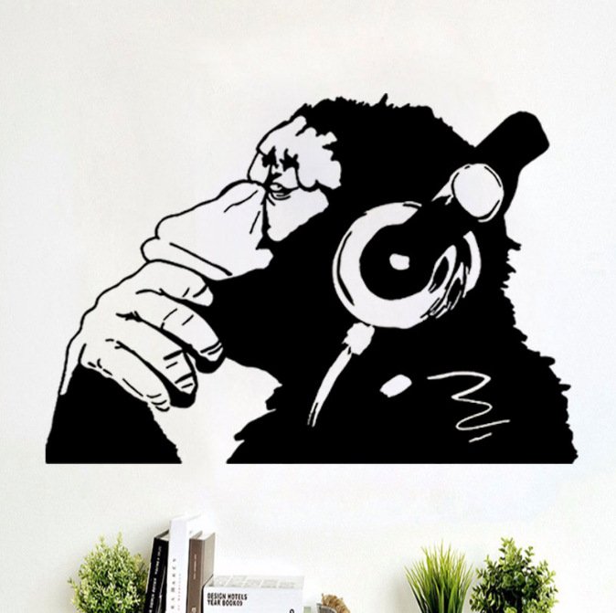 Decal dán tường đười ươi nghe nhạc trang trí độc đáo
