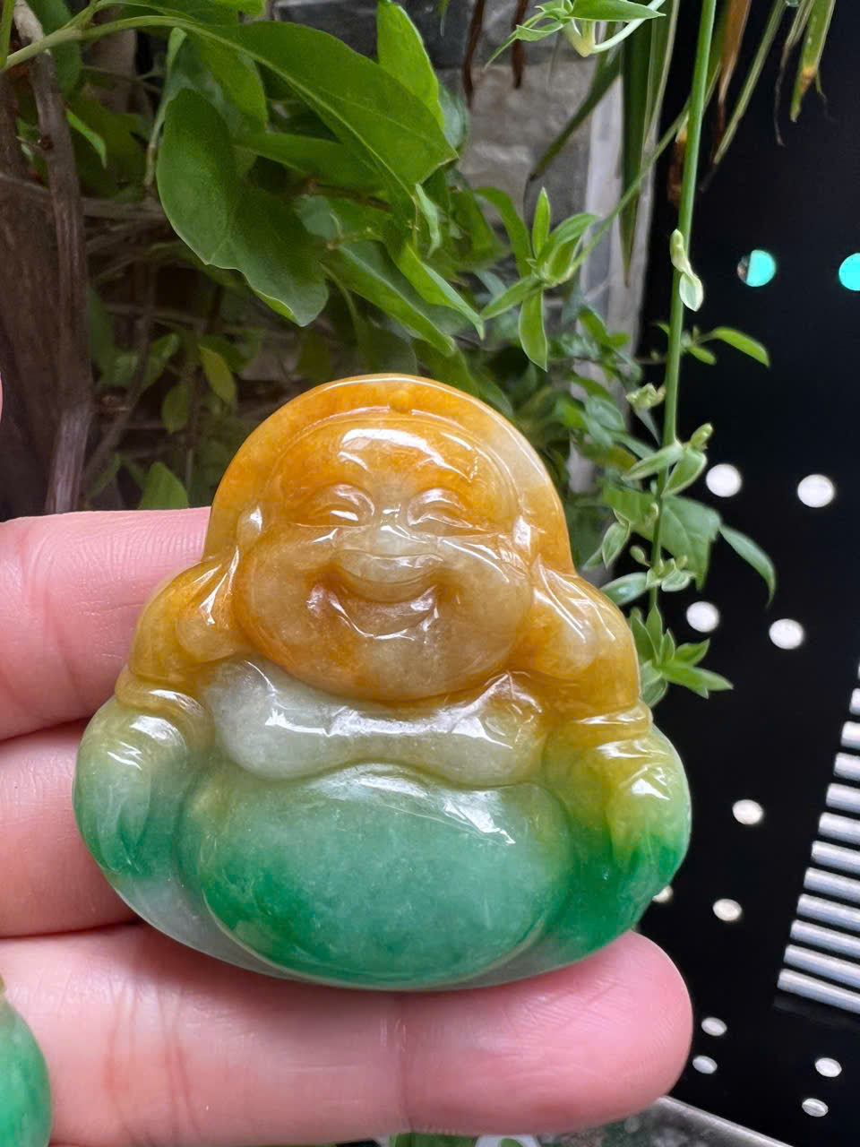 Mặt dây chuyền Phật Di Lặc Cẩm Thạch Vàng Xanh tự nhiên mới đẹp Kt Cao 49mm Ngang 49mm Dầy 12mm Nam Nữ về bọc vàng lên đeo tốt đẹp ạ