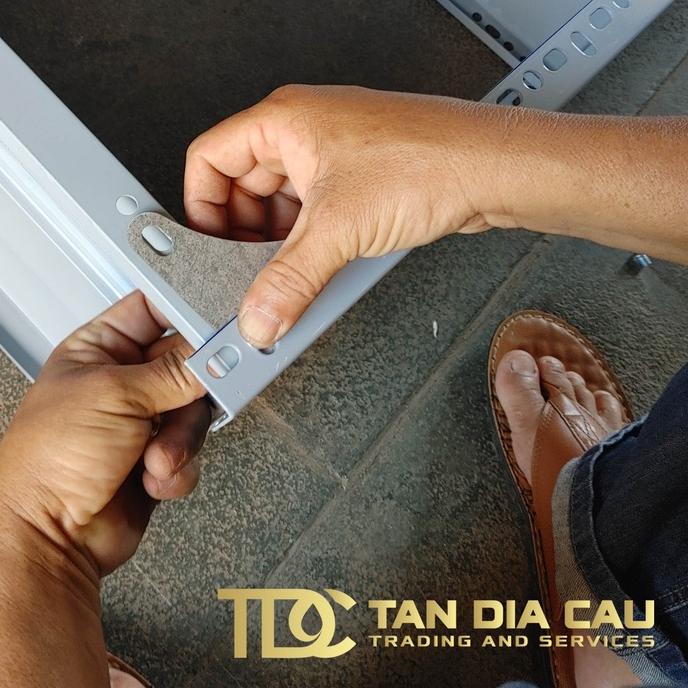 Ke Góc Lắp Kệ Sắt V Lỗ - Tandiacau