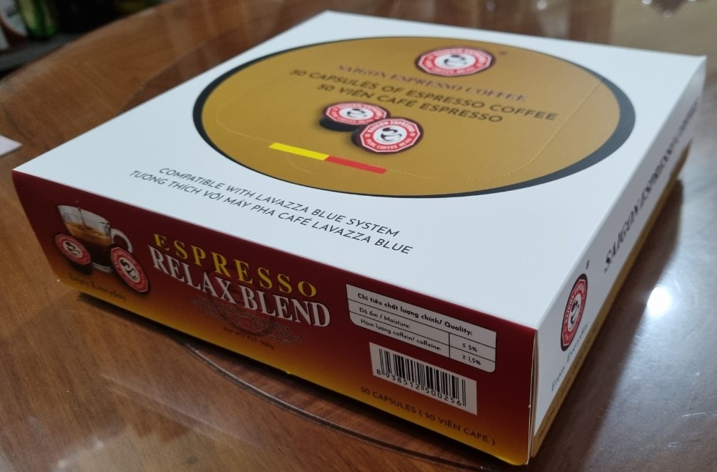 Cà phê viên nén Relax Blend - Saigon Espresso, Loại Viên nén lớn = 10g/viên . Viên nén café tương thích với máy Lavazza Blue, cho ra 1 ly cà phê Epresso chất lượng, thơm ngon, vị đậm đà, lớp crema dày .