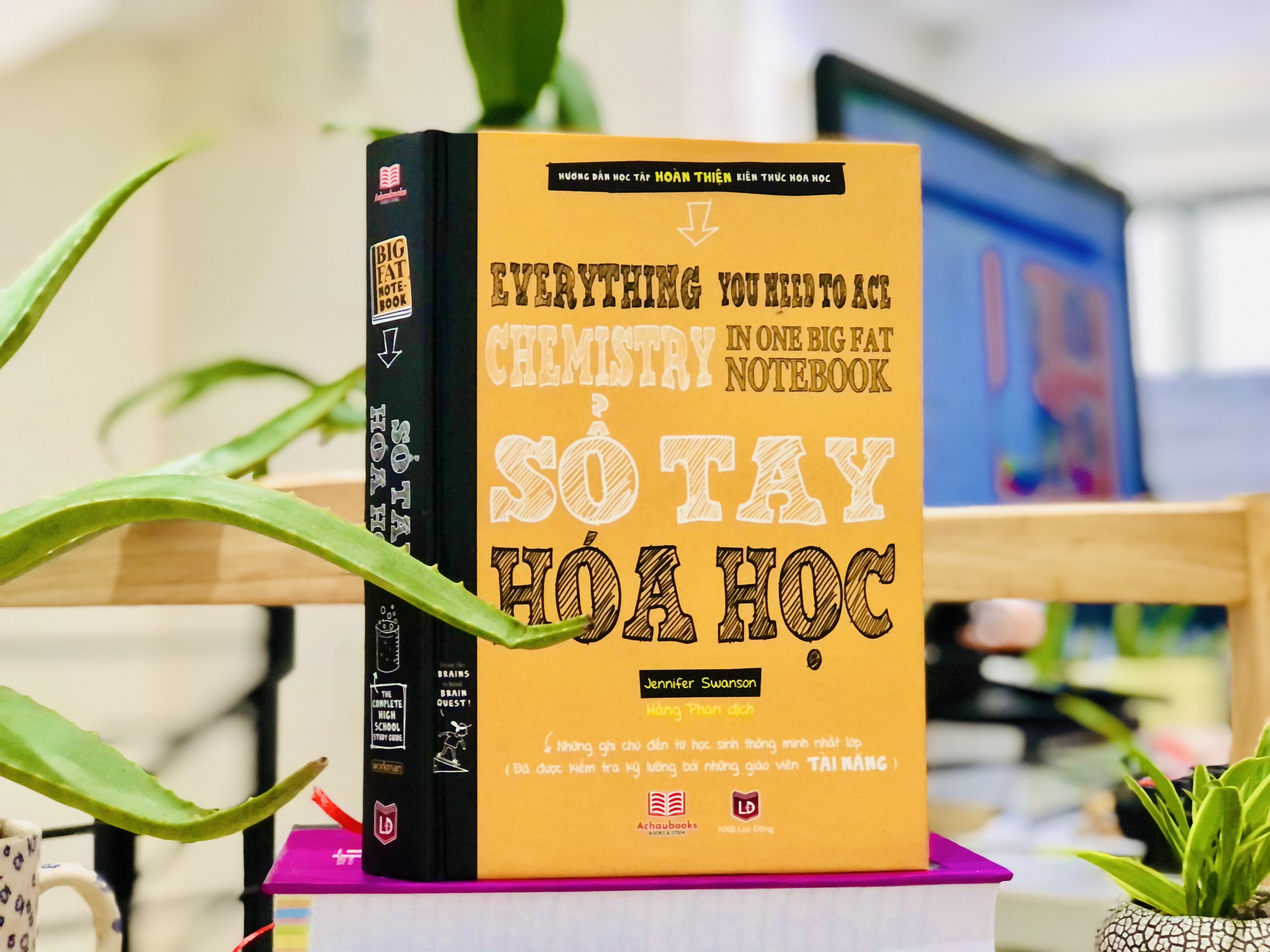 Sách Sổ Tay Hoá Học Và Sổ Tay Khoa Học Tiếng Việt ( Big Fat Fotebooks ) - Á Châu Books Bìa Cứng In Màu, Tổng Hợp Kiến Thức Khoa Học Và Hóa Học Cho Học Sinh THCS Và THPT