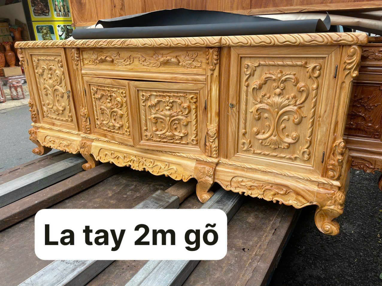 KỆ TIVI ĐỂ PHÒNG KHÁCH HOA LÁ TÂY GỖ GÕ MẪU BẰNG 1M6-1M8-2M-2M2