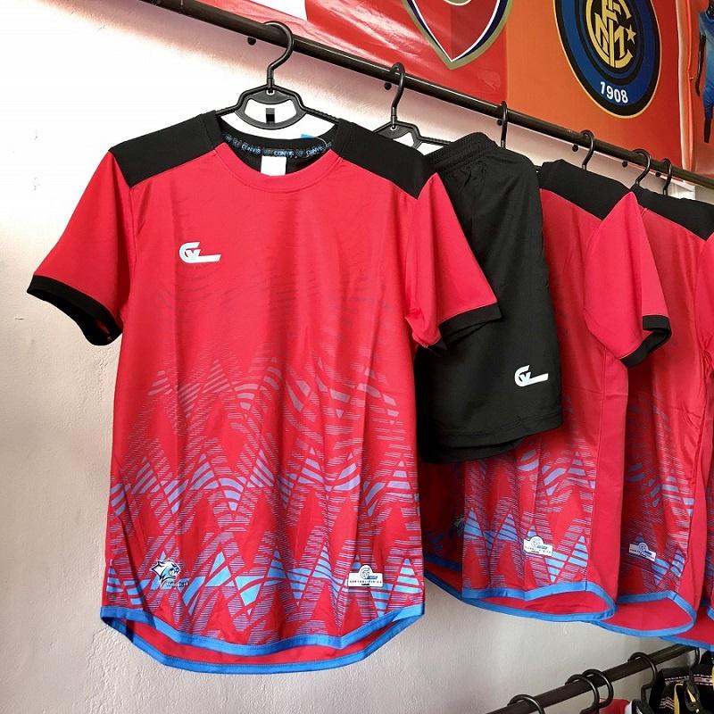 Mẫu quần áo đá banh đá bóng chất vải gai lạnh cao cấp hàng VN chất lượng cao Riki C100 Đỏ 2022_2023