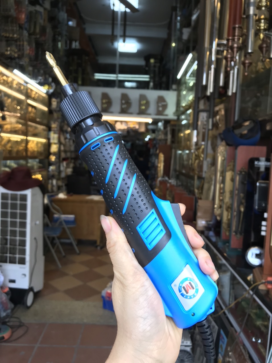 MÁY BẮN VÍT C-MART C0045