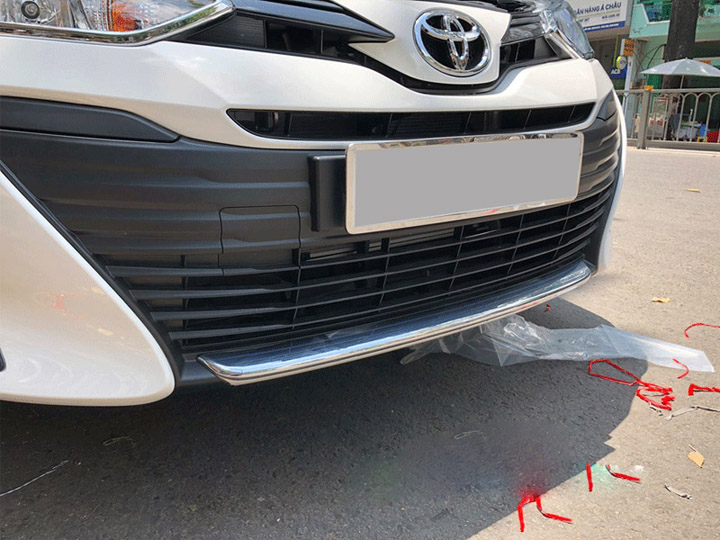 Ốp cản trước dành cho xe Toyota Vios 2019 mạ Crom cao cấp