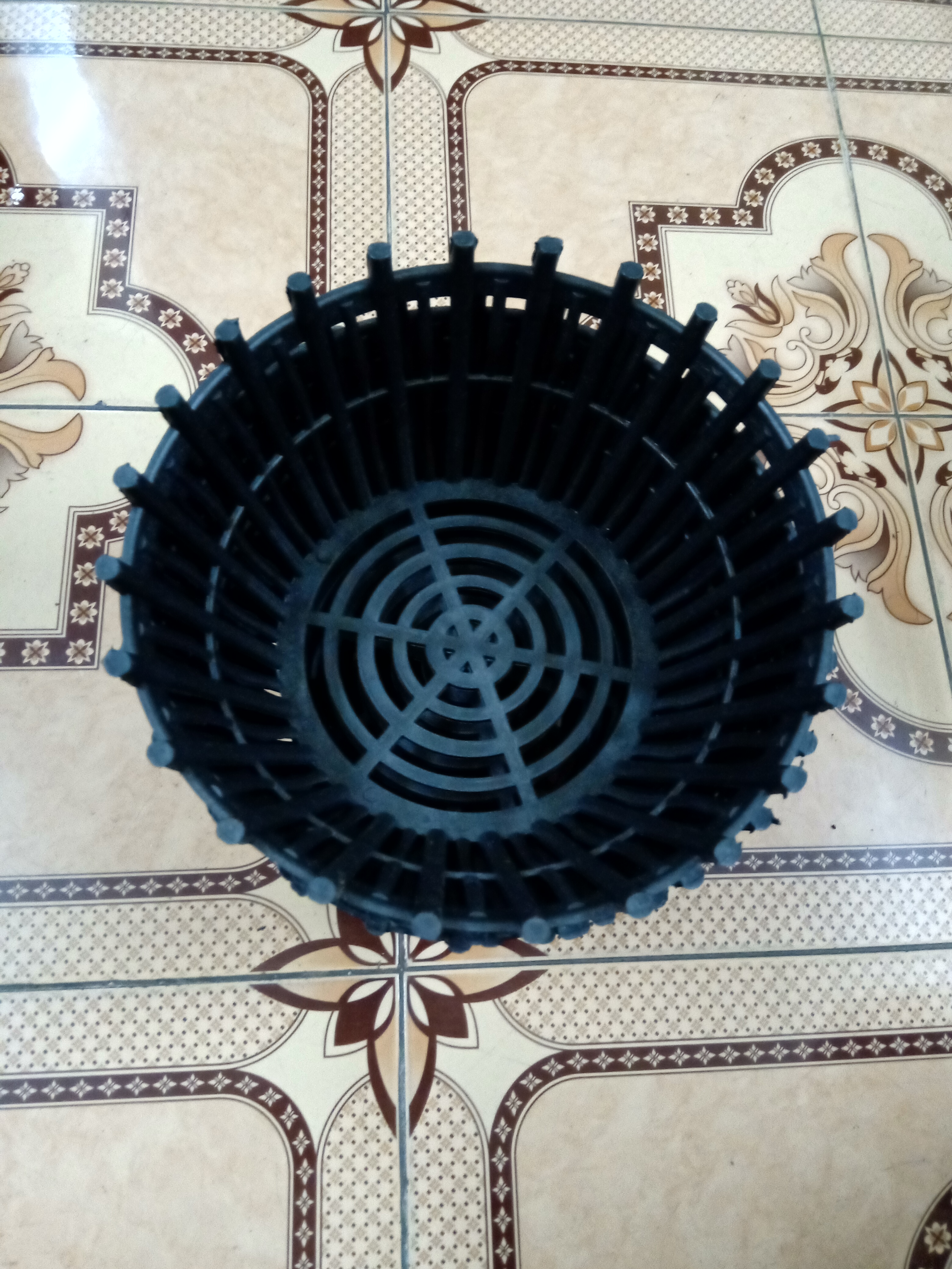 5 Chậu Nhựa Giả Gỗ Trồng Lan Fi 25 Có Nan Phụ Màu Đen Kích Thước Đường Kính miệng 25 cm, đường kính đáy: 16cm, cao 13 cm