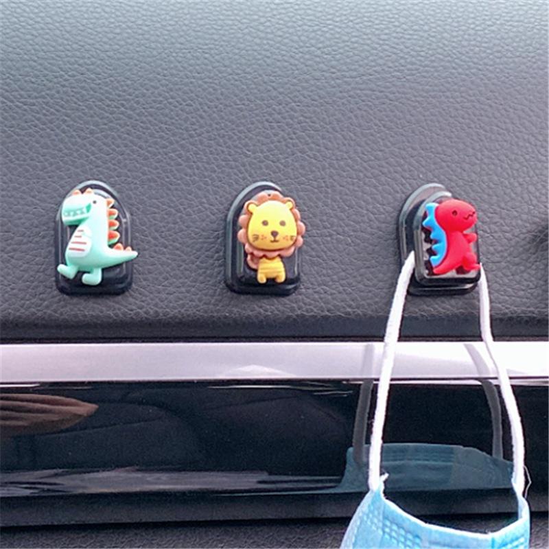1 Móc Treo Đồ Mini Kiểu Dáng Hoạt Hình Gắn Sau Ghế Ngồi Xe Hơi