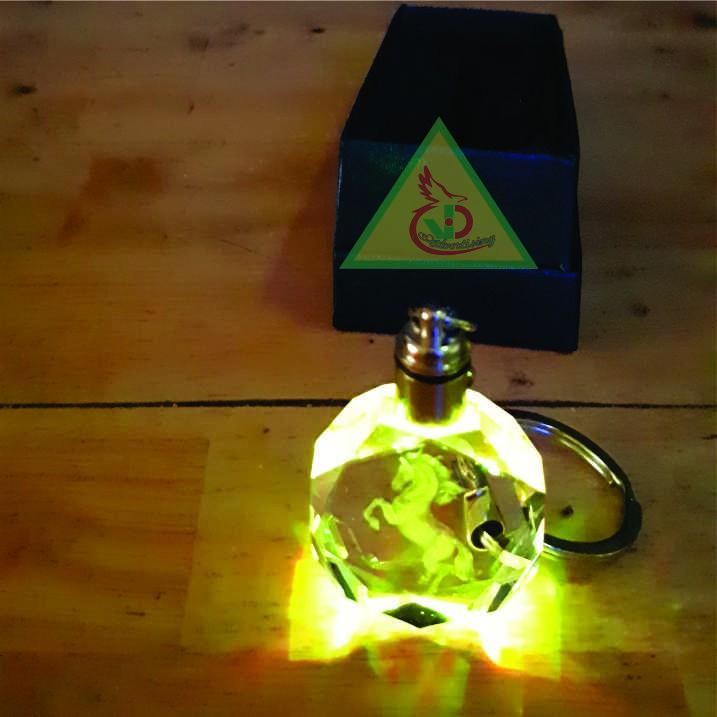 Móc khóa pha lê phát sáng khắc Hình Con Ngựa 3D_Quà tặng