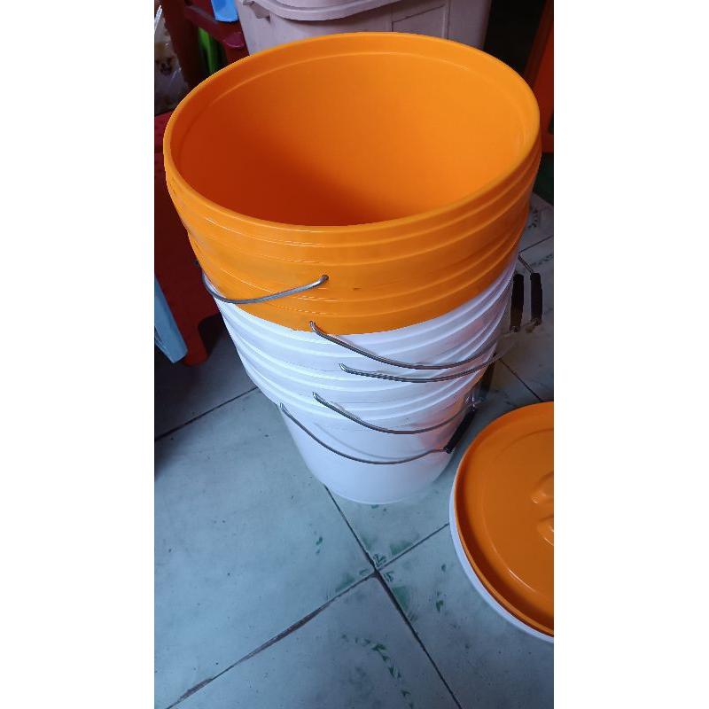 Thùng sơn 20 lít có quai sắt