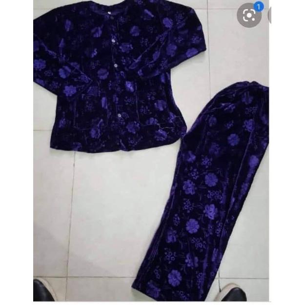 Đồ bộ nhung bà già