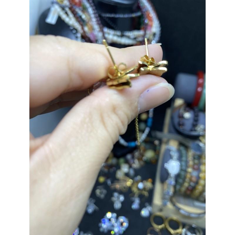 Bông tai hình bướm đính phale chất titan