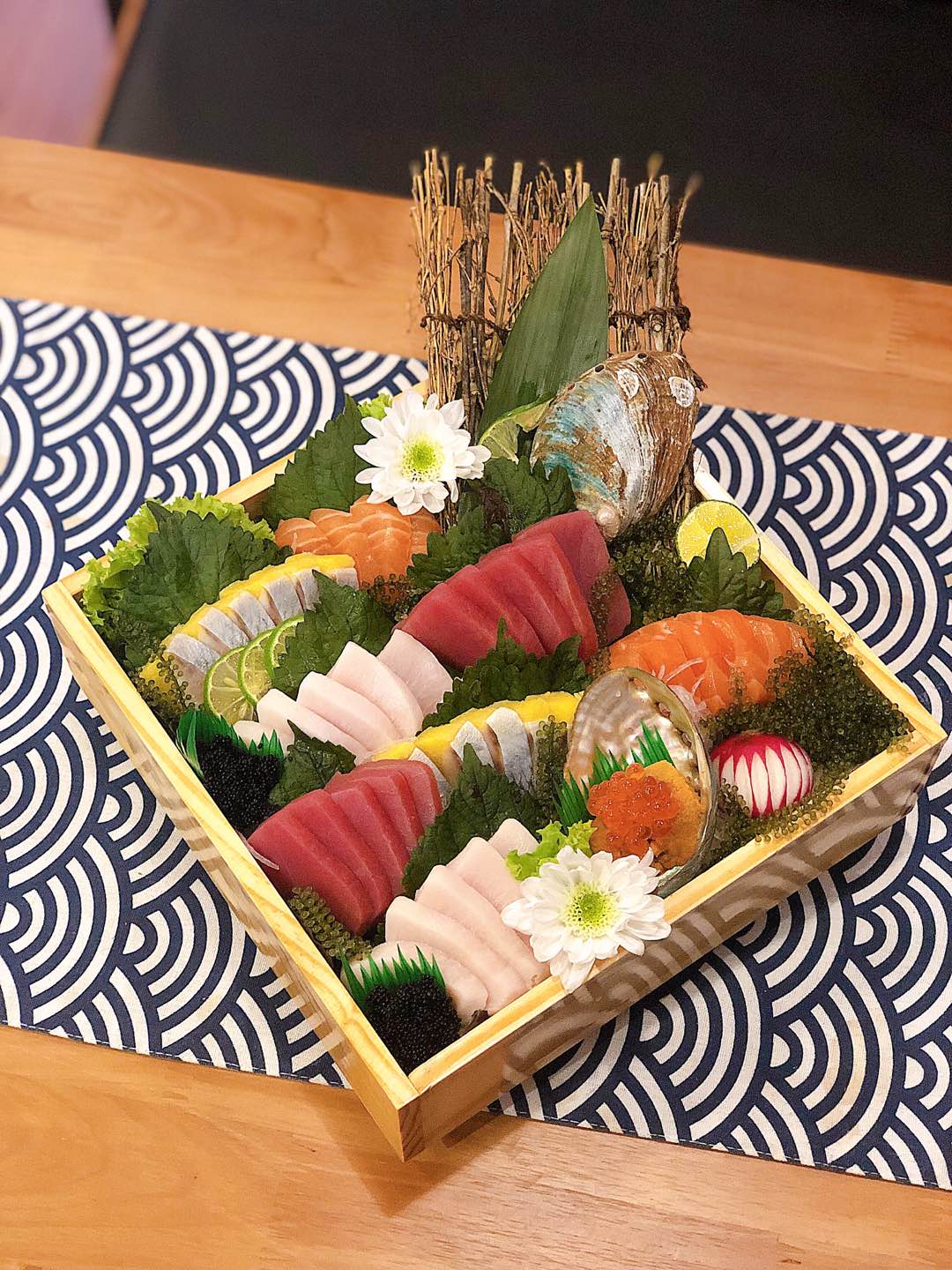 Khay Vuông Gỗ 30cm Trang Trí Thực Phẩm, Bánh Ngọt, Hải Sản, Sushi - Sashimi