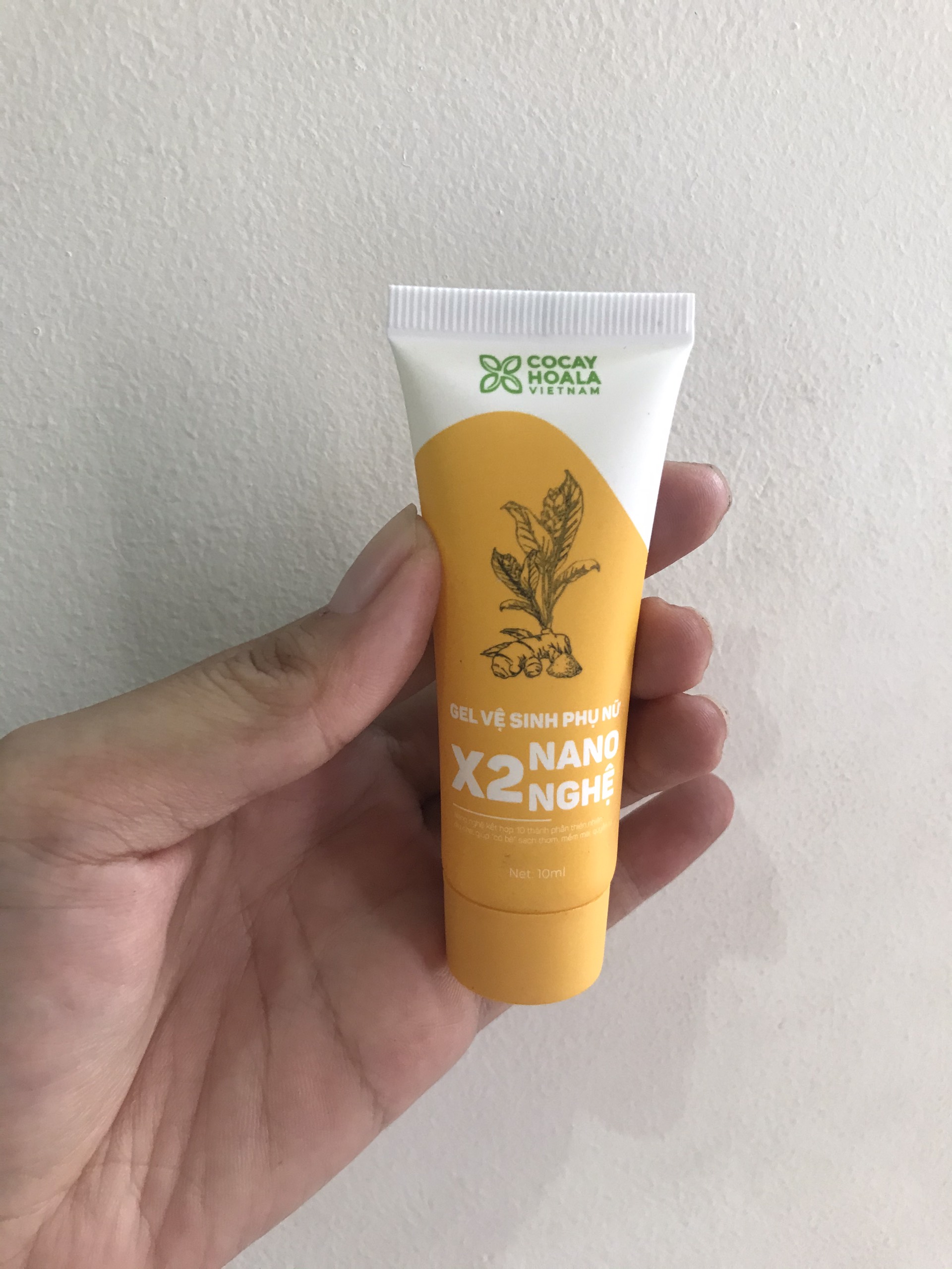 Gel Vệ Sinh Phụ Nữ Giảm Viêm Ngứa X2 Nano Nghệ Cocayhoala mini size 10ml gọn nhẹ khi đi du lịch, Tặng kèm mũ trùm tóc