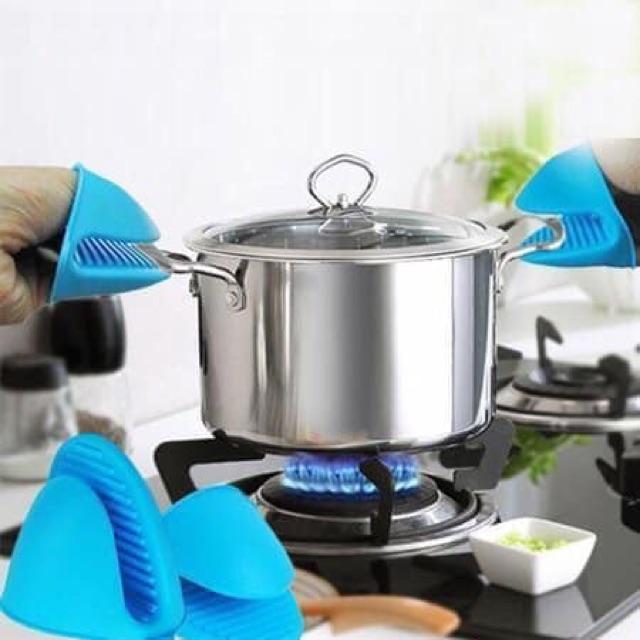 Lót tay nhắc nồi silicon tiện dụng