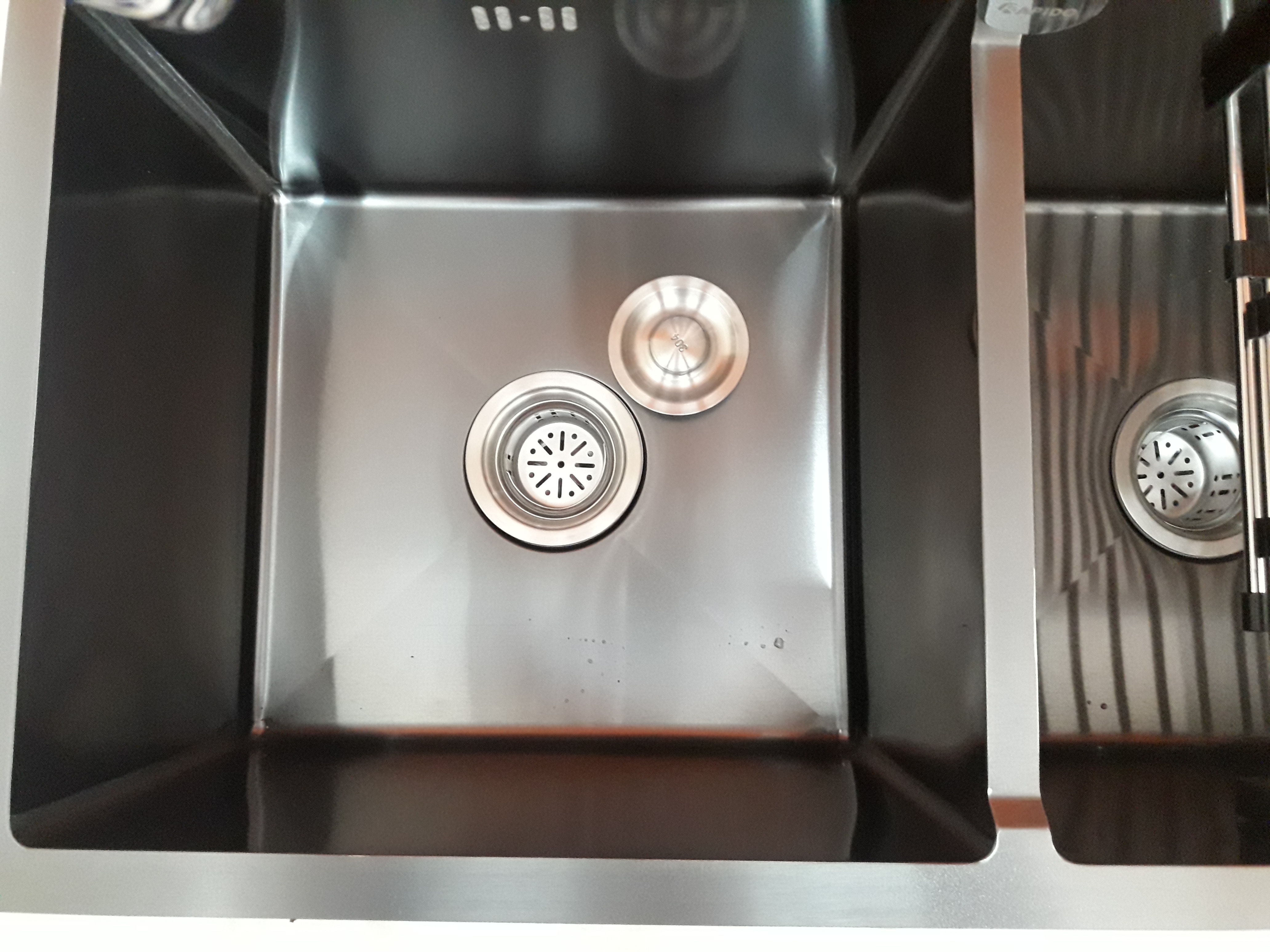 Chậu rửa chén bát nano kháng khuẩn, inox 304, màu ngọc trai đen kèm vòi mềm