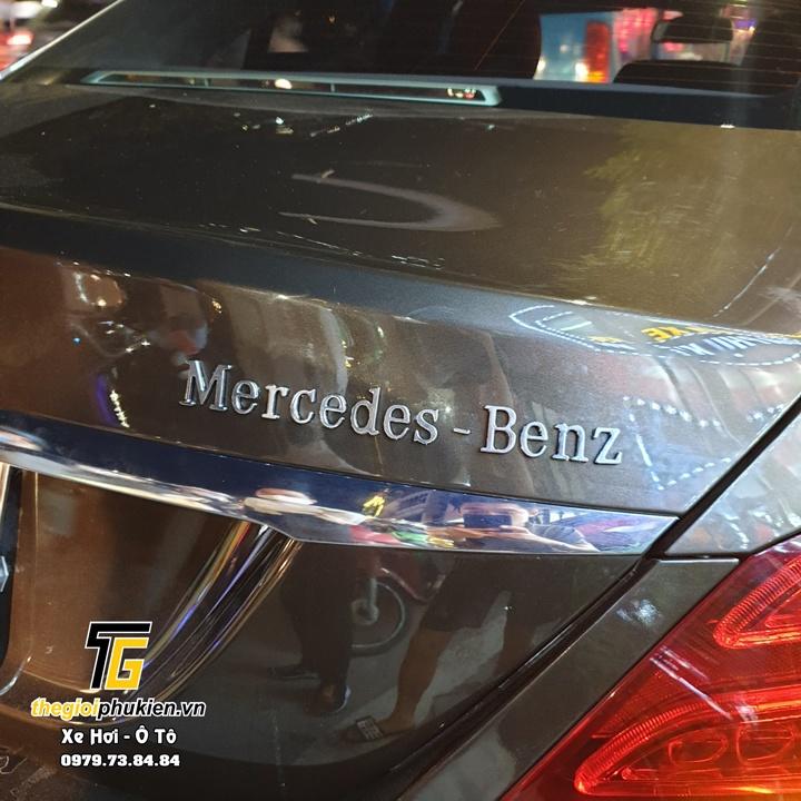 Logo chữ Mercedes-Benz 3D nổi dán trang trí xe Mercedes