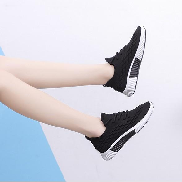 Giày Thể Thao Nữ , Giày Sneaker Nữ ZM16 Thiết Kế Độc Đáo Màu Đen Trắng Dệt Kim Cao Cấp Êm Chân Thoáng Khí