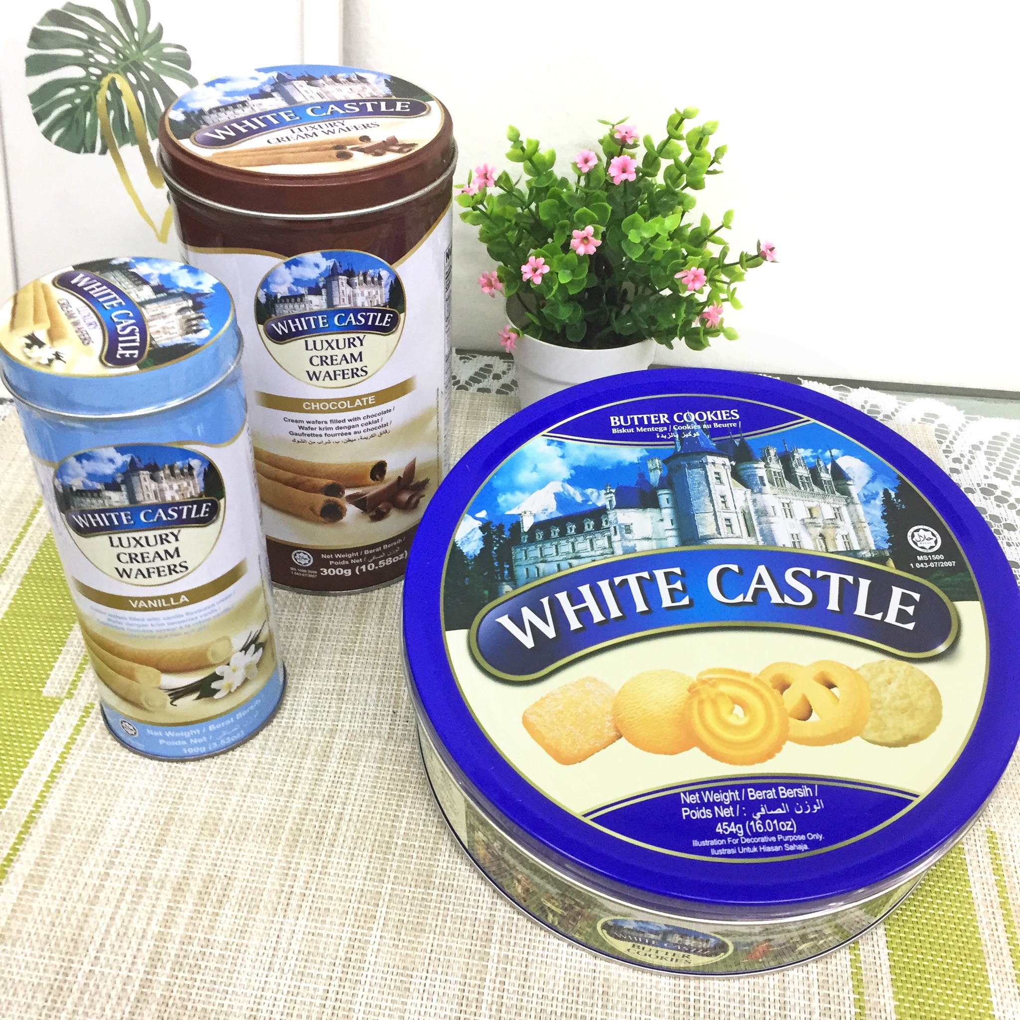 Bánh Quy Bơ Malaysia White Castle hộp thiếc 681g hàng nhập khẩu