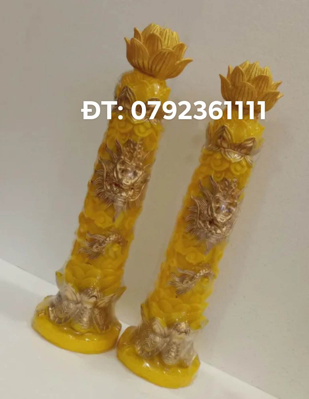 Đôi nến rồng cao 60cm cả đế .Đường kính chân nến 16,5cm nhiều màu
