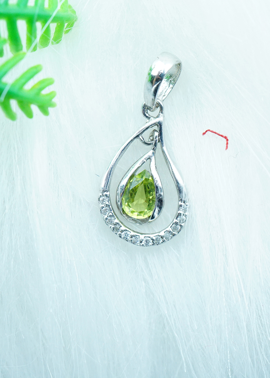 Mặt dây chuyền đá Peridot xanh lá tự nhiên hình giọt nước