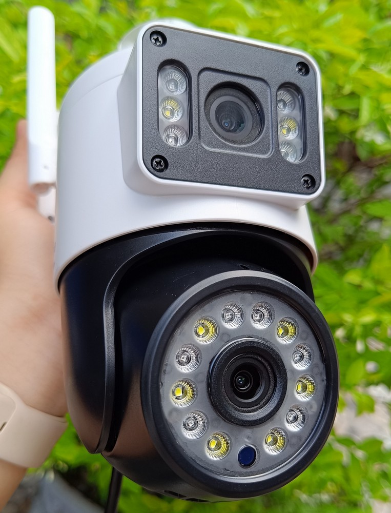 Camera Yoosee Wifi 2 Mắt Ngoài Trời 16 Led Q16D Xem 2 Màn Hình Cùng Lúc 8.0Mpx Chống Nước Ip66 Hồng Ngoại Ban Đêm Có Màu 19X14Cm Hàng Chính Hãng