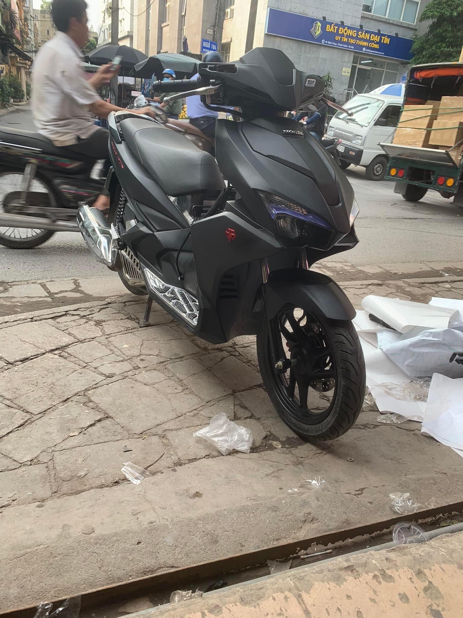 Decal đen mờ cao cấp, Dán đổi màu ô tô, xe máy