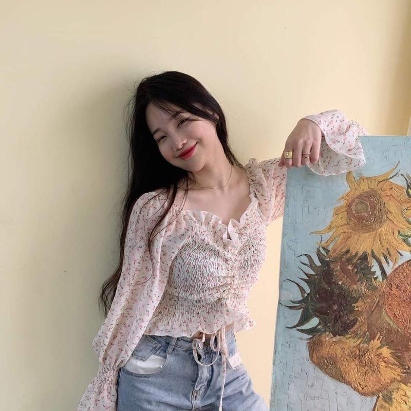 Áo trễ vai tay dài bo thun họa tiết hoa
