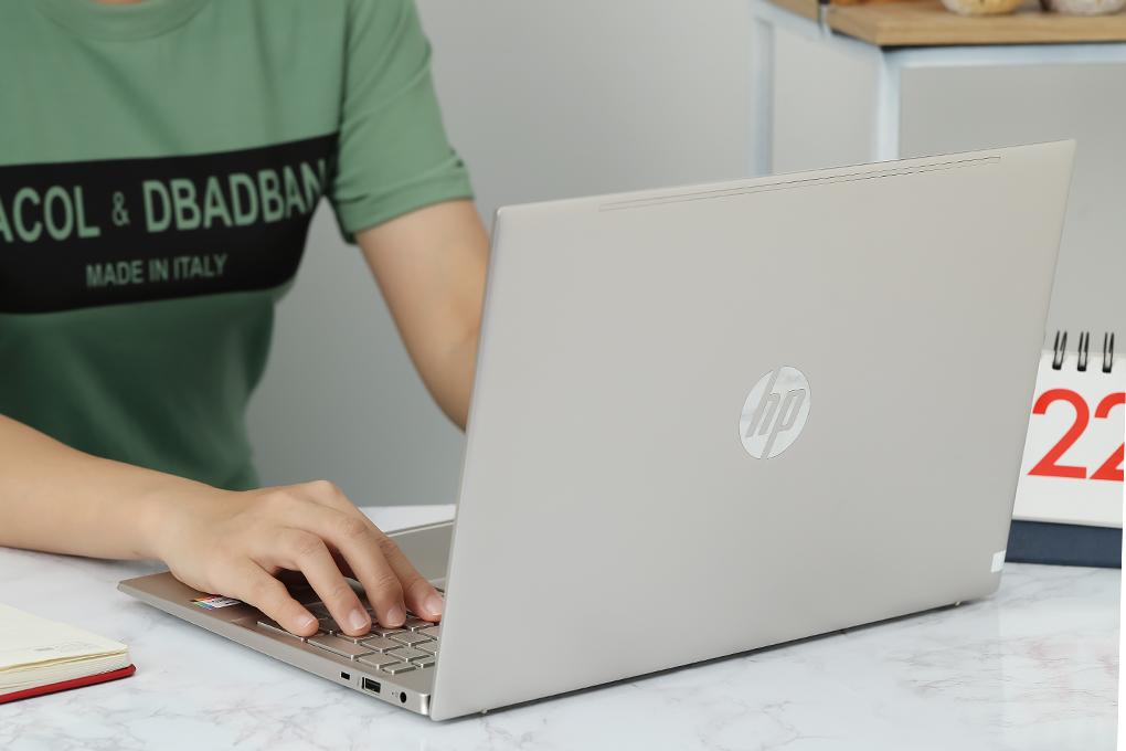 Laptop HP Pavilion 15 eg0505TX i5 1135G7/8GB/512GB/2GB MX450/15.6&quot;F/Win11/(46M03PA)/Vàng - Hàng chính hãng