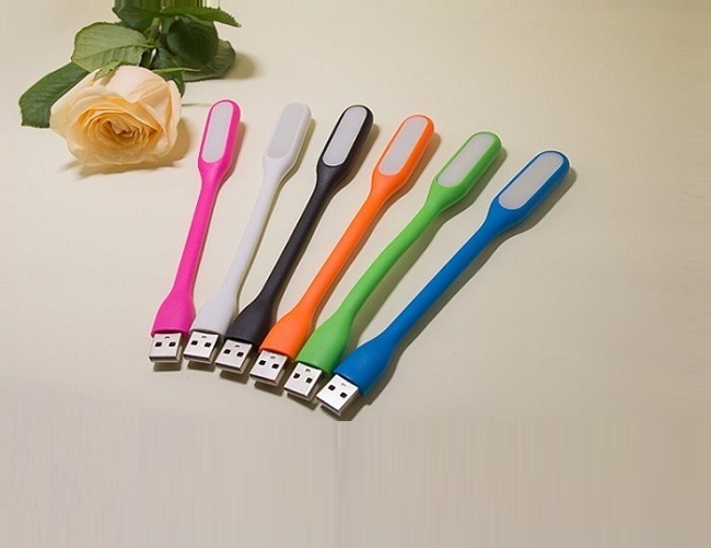 Đèn led mini cắm cổng máy tính, laptop, sạc điện thoại siêu sáng đa năng, tiết kiệm điện- Giao màu ngẫu nhiên)