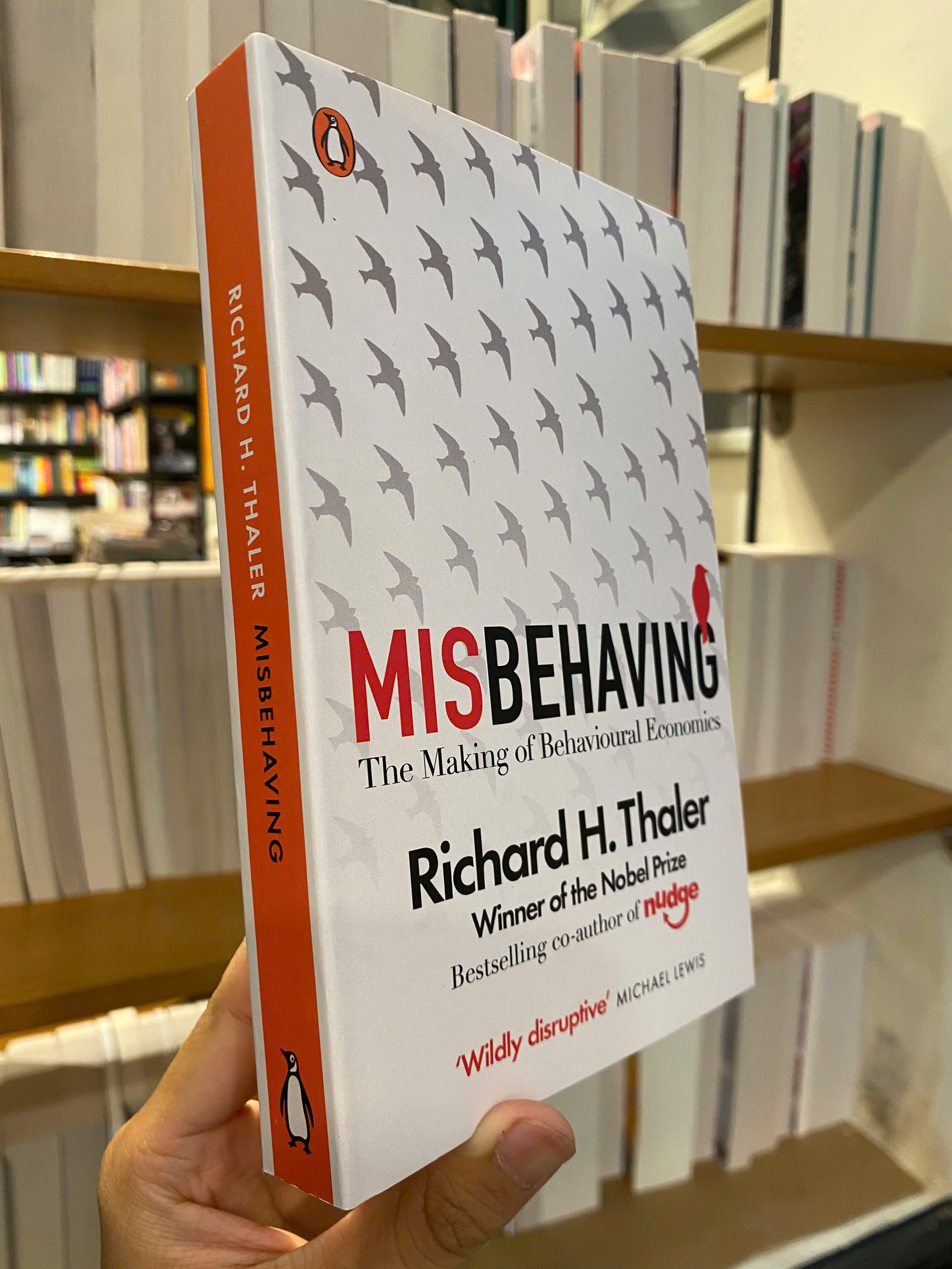 Sách - Misbehaving: The Making of Behavioural Economics by Michael Lewis - Economic Book in English