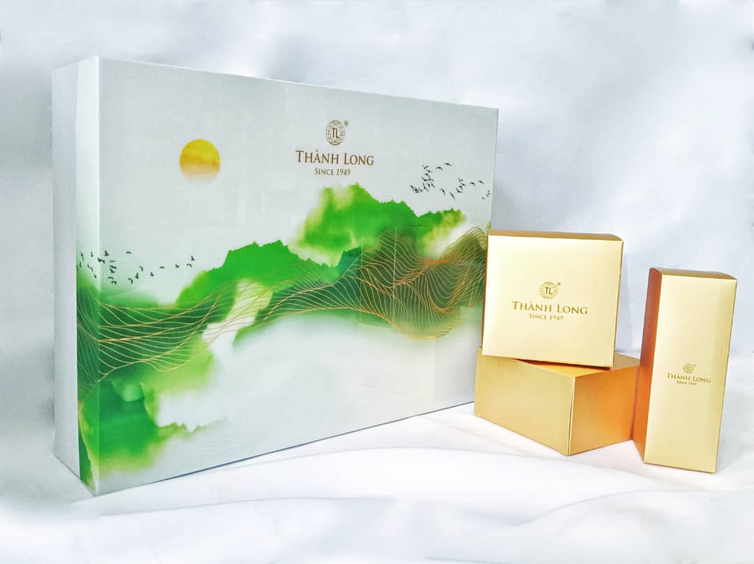 Bộ hộp Bánh trung thu Kim Cương 4 bánh 2 trứng 270g  -Thành Long - 1080g - tặng 1 hộp trà - VIỆT NAM