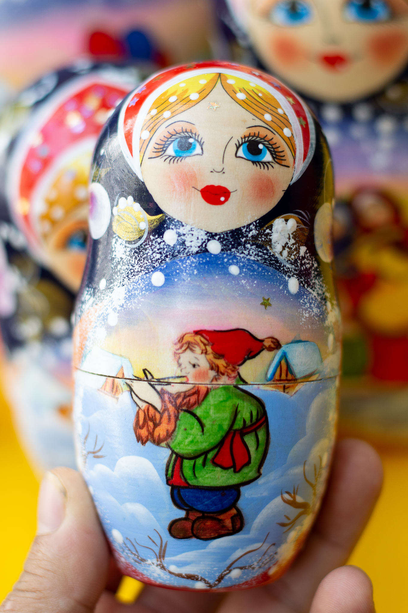 BỘ BÚP BÊ NGA MATRYOSHKA 10 LỚP SIZE 26CM "LỄ HỘI DÂN GIAN MÙA ĐÔNG" MÀU NÂU