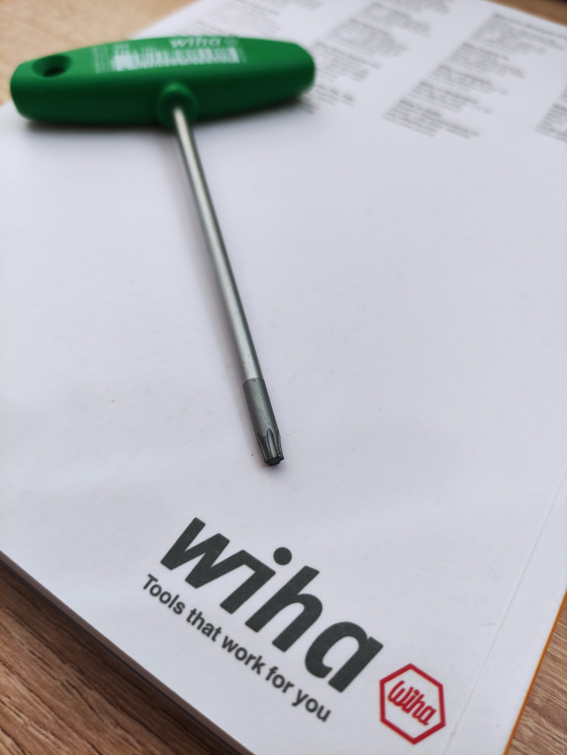 Tay vặn đầu bông chữ T Wiha 01330
