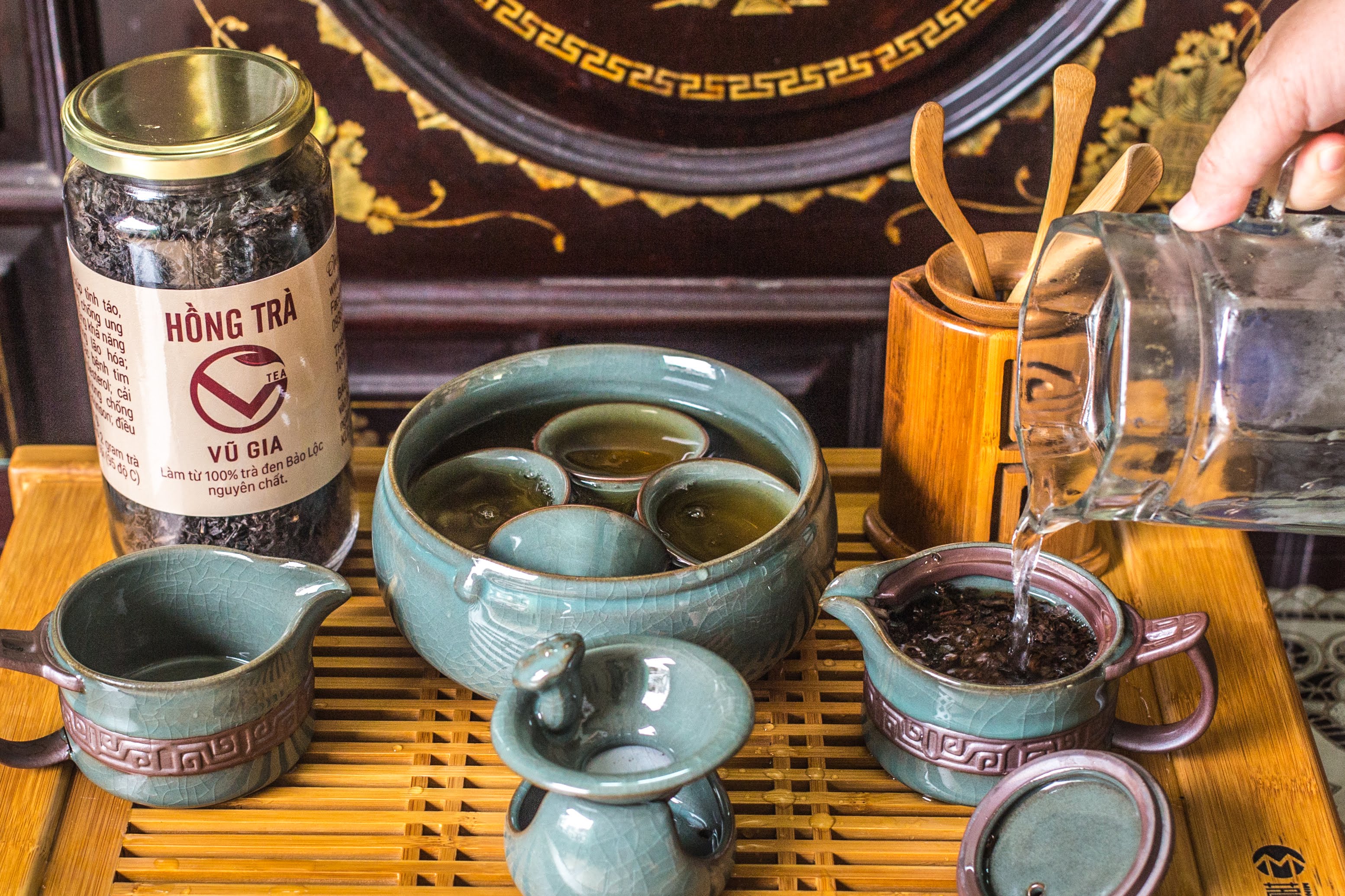 Combo Hồng Trà Cao Cấp 100g + Mật Ong Hoa Cà Phê 420g - Nguyên Chất Vũ Gia - Món Quà Cho Sức Khỏe