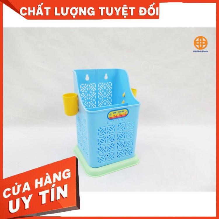 ỐNG CẮM ĐŨA THÌA VIỆT NHẬT HÌNH VUÔNG KÈM LỌ TĂM BẰNG NHỰA