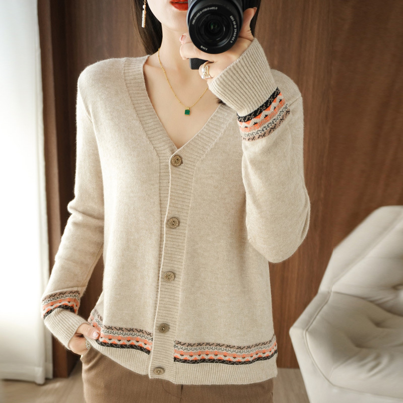 Áo khoác cardigan nữ phối cúc xinh xắn ARCTIC HUNTER AH03