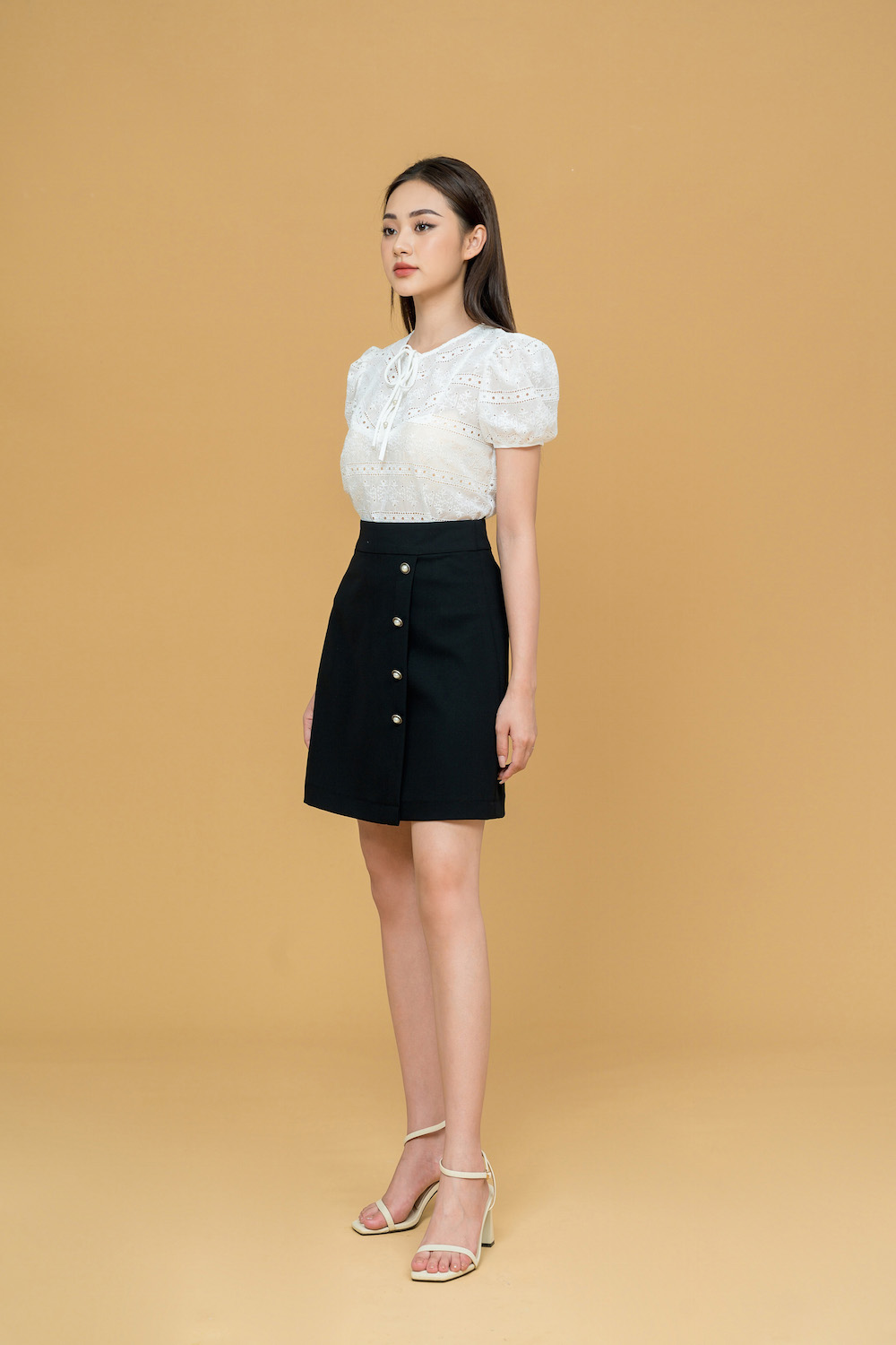 De Leah - Chân Váy Mini Đắp Vạt - Đen
