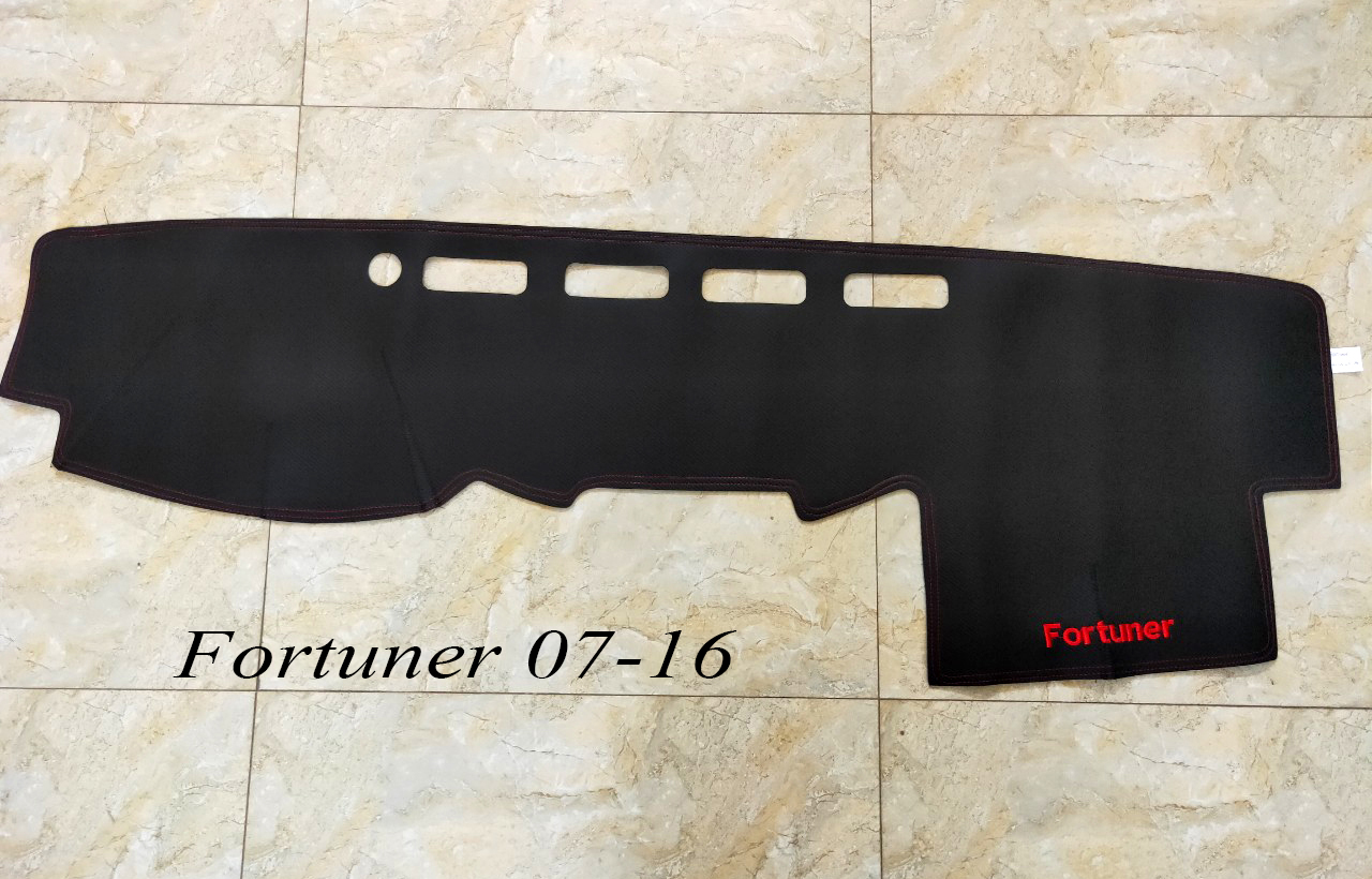 Thảm Taplo Toyota Fortuner 2007-2016 loại da dày cao cấp 3 lớp chống trượt Da Carbon đen
