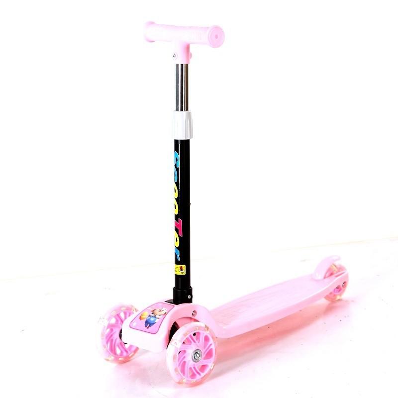 Xe trượt Scooter 3 bánh có bánh xe phát sáng (XE TRƯỢT SCOOTER (NHỰA) THĂNG BẰNG 3 BÁNH PHÁT SÁNG MẪU MỚI 2021 )1180