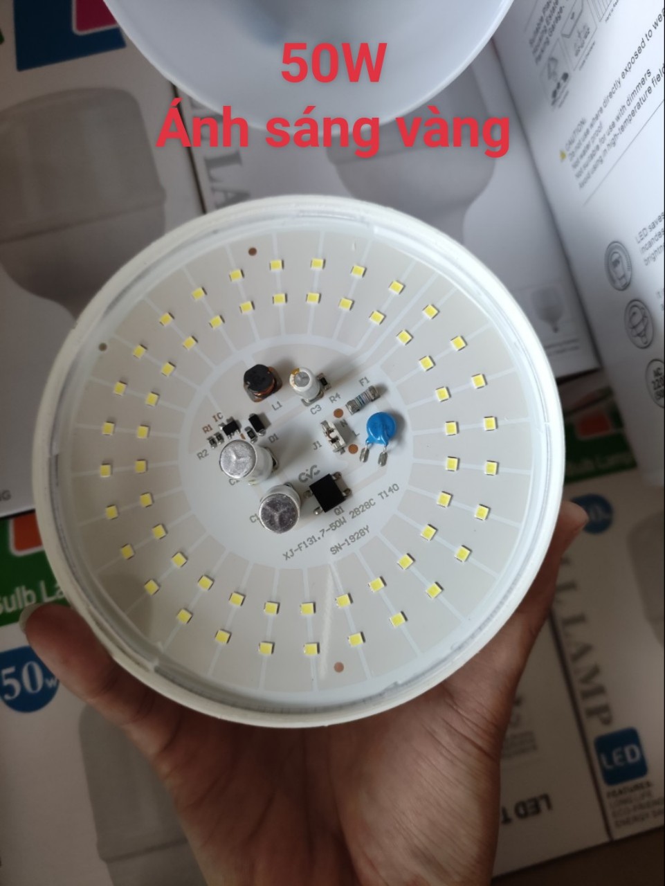 Bóng đèn led 50w ánh sáng vàng phi to 13.5cm