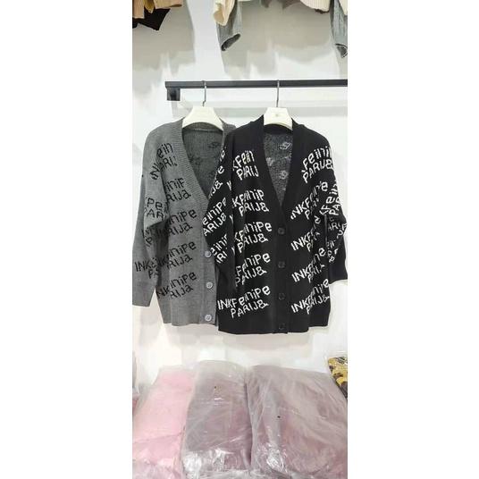 Áo khoác len cadigan in chữ phom dài rộng phong cách Hàn Quốc