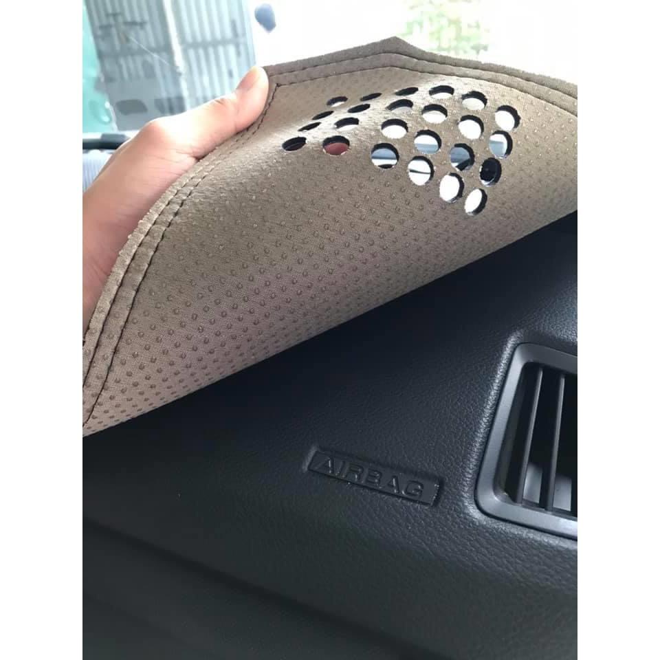 Thảm Taplo xe Toyota Altis , da vân Carbon cao cấp