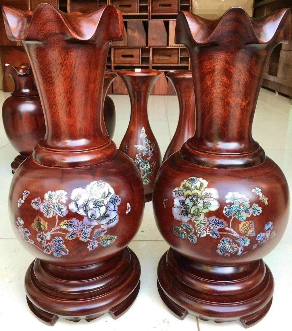 Cặp lục bình củ tỏi gỗ Lim cẩn nguyên khối siêu đẹp cao 30-40cm