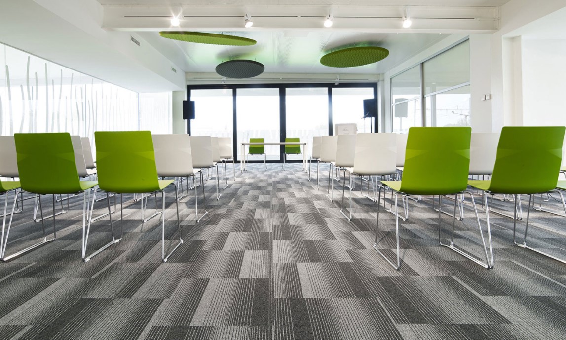 Nước Vệ Sinh Thảm AVCOChem - Q-CARPET - Siêu Sạch Siêu Tiết Kiệm - can 4 lít - Hàng Chính Hãng