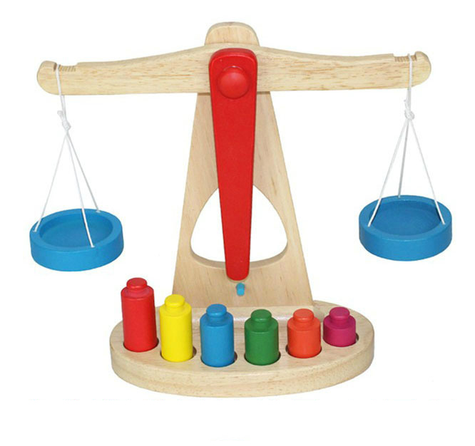 Giáo cụ Montessori – Cân gỗ thăng bằng M64