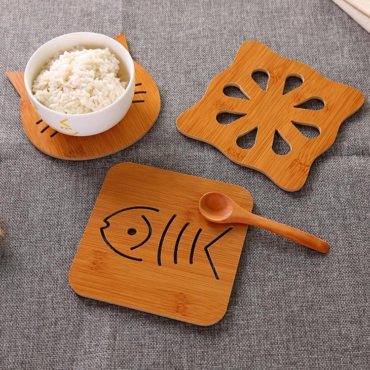 COMBO 2 RẾ LÓT LY BẰNG GỖ KHẮC HỌA TIẾT NHIỀU HÌNH NGHỘ NGHĨNH- BỘ 2 MIẾNG LÓT LY ,ĐẾ LÓT NỒI CÁCH NHIỆT TIỆN LỢI BỀN CH