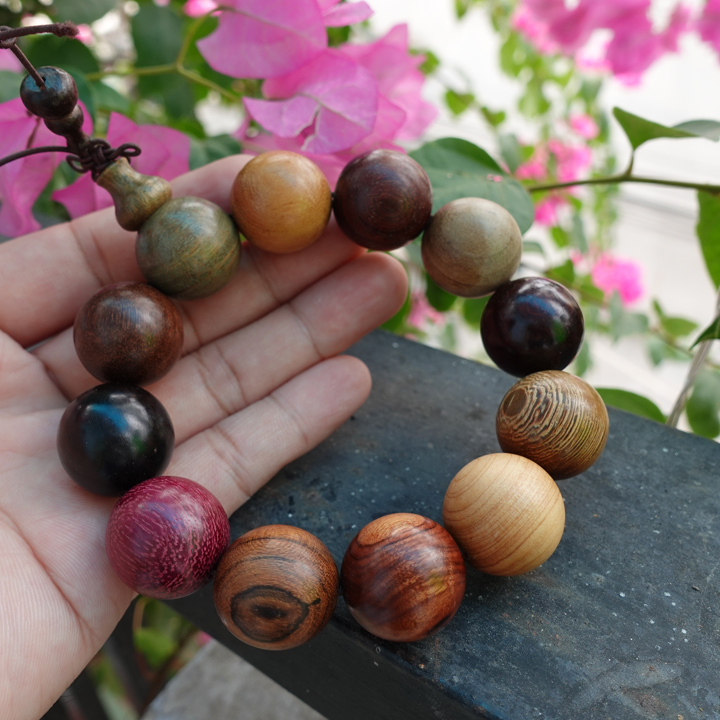 Vòng tay chuỗi hạt gỗ đàn hương - T021