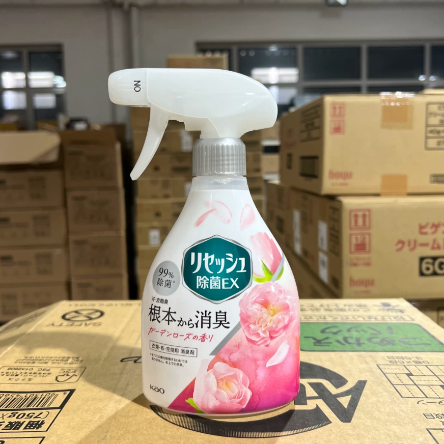 Xịt thơm và khử trùng quần áo hương nước hoa Kao EX Nhật Bản 370ml
